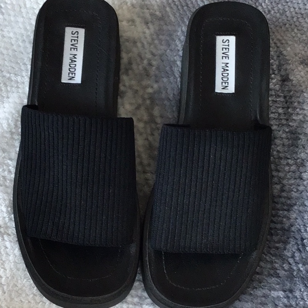 STEVE MADDEN SLIP ONS